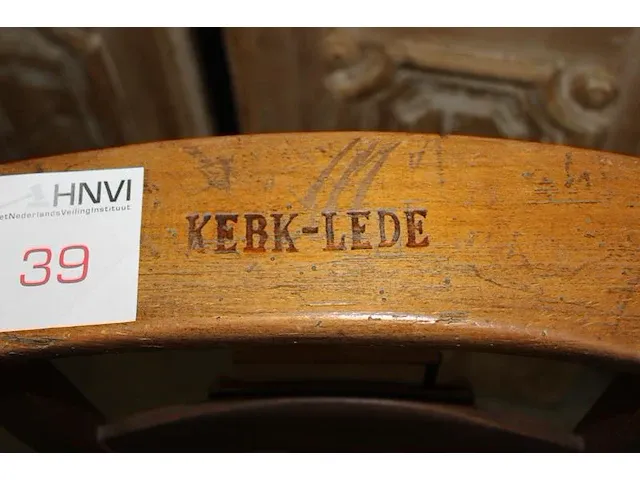 Bidstoeltje met liederenboekje (latijns). - afbeelding 5 van  7