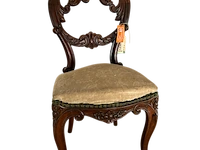 Biedermeier stoel op gebogen poten met gestoken rug, uit koninklijke collectie