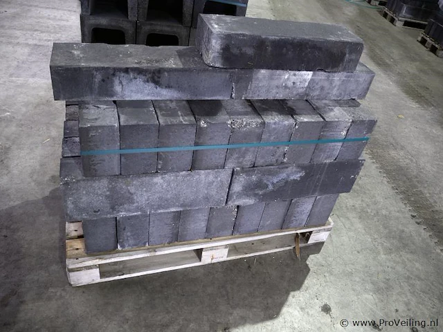 Bielzen van beton - kleur zwart - 12x20x60cm - stuks - afbeelding 1 van  2