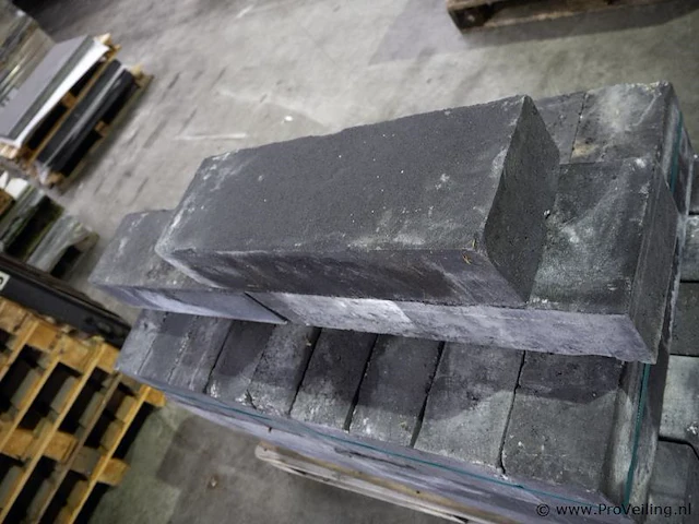 Bielzen van beton - kleur zwart - 12x20x60cm - stuks - afbeelding 2 van  2