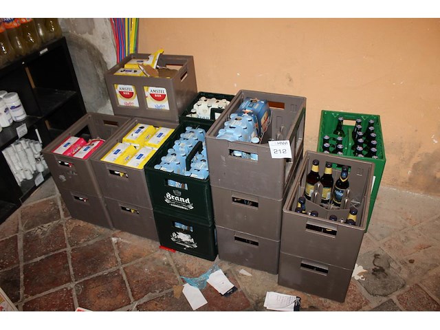 Bieren in 13 volle en 6 aangebroken kratten w.o. brand weizen, amstel radler affligem etc. - afbeelding 1 van  2