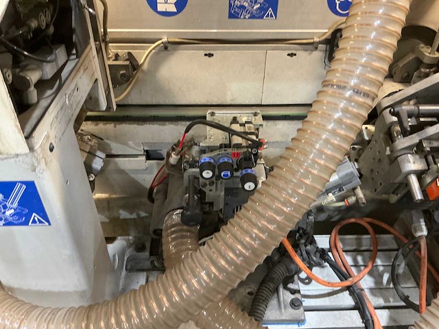 Biesse - 2006 - akron 850 - kantaanlijmmachine - afbeelding 2 van  26