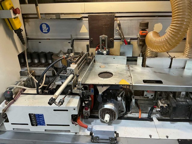 Biesse - 2006 - akron 850 - kantaanlijmmachine - afbeelding 14 van  26