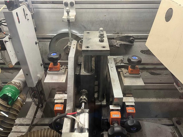 Biesse - 2006 - akron 850 - kantaanlijmmachine - afbeelding 26 van  26