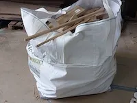 Bigbag met diverse eikenhouten stukken - afbeelding 1 van  4