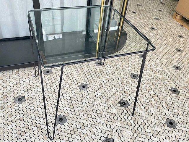Bijzettafel met glazen blad - afbeelding 1 van  3
