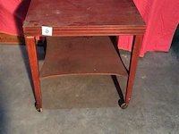 Bijzettafel op wieltjes