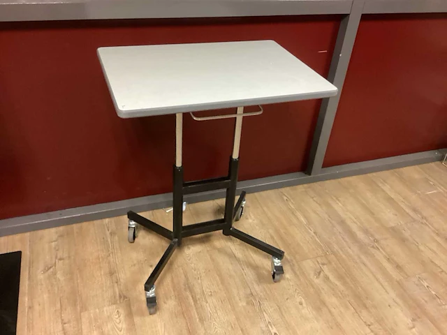 Bijzettafel - afbeelding 1 van  3