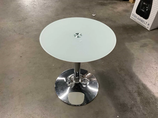 Bijzettafels (5x) en statafel - afbeelding 3 van  7