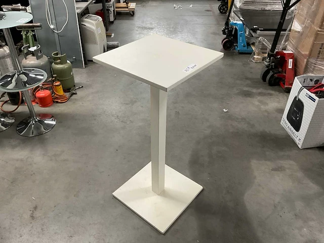 Bijzettafels (5x) en statafel - afbeelding 4 van  7