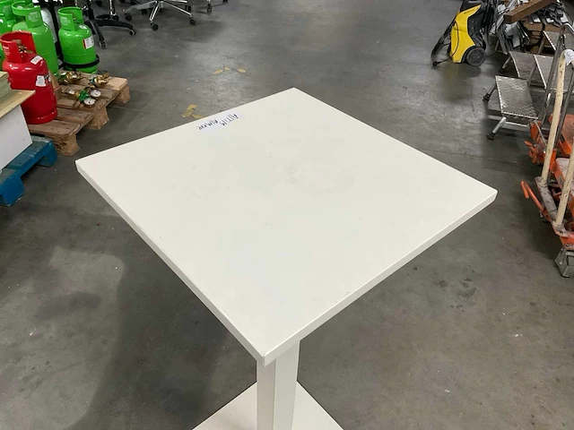 Bijzettafels (5x) en statafel - afbeelding 7 van  7