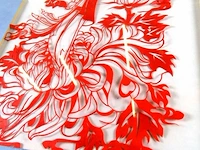 Bijzonder fraai in papier gesneden chinese voorstelling - afbeelding 4 van  5