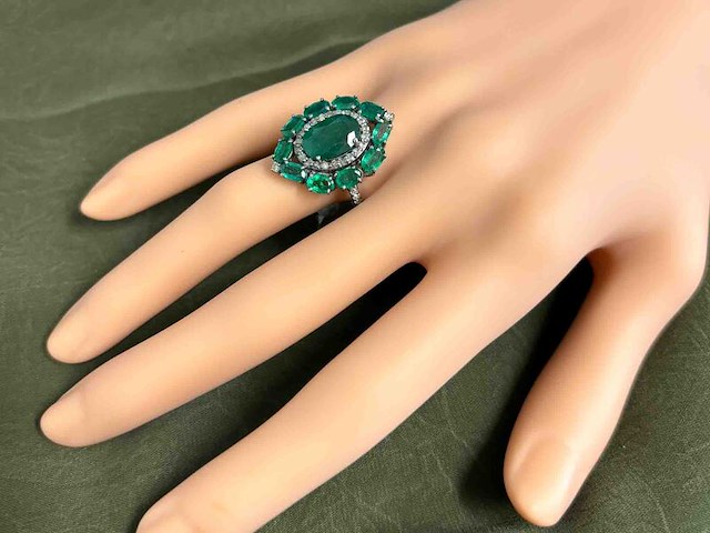 Bijzondere ring met natuurlijke edelstenen en diamant - afbeelding 2 van  7