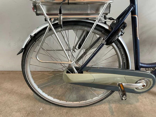 Bikkel elektrische damesfiets - afbeelding 4 van  9