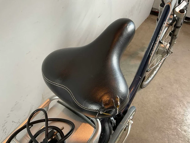 Bikkel elektrische damesfiets - afbeelding 8 van  9
