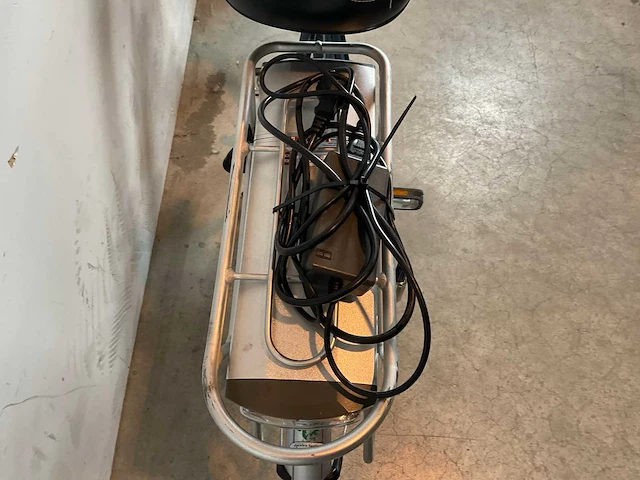 Bikkel elektrische damesfiets - afbeelding 9 van  9