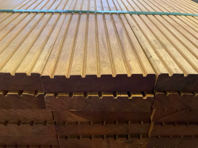 Bilinga vlonderdelen antislip 28x140 mm (42x) - afbeelding 6 van  6