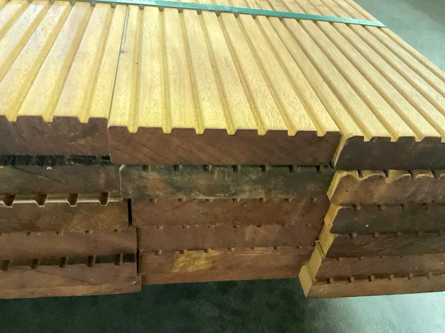 Bilinga vlonderdelen antislip 28x140 mm (42x) - afbeelding 6 van  6