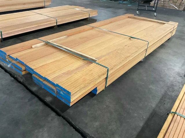 Bilinga vlonderdelen antislip 28x140 mm (44x) - afbeelding 3 van  7