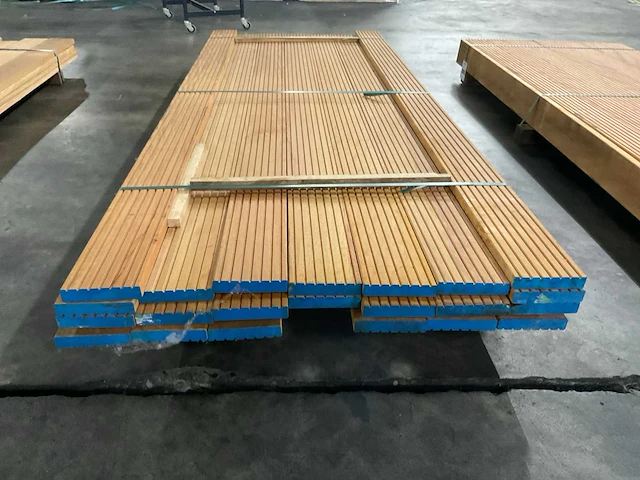 Bilinga vlonderdelen antislip 28x140 mm (44x) - afbeelding 4 van  7