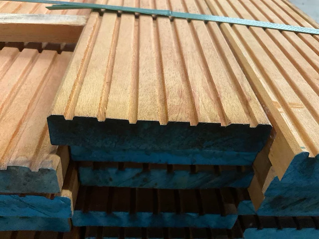 Bilinga vlonderdelen antislip 28x140 mm (46x) - afbeelding 6 van  6