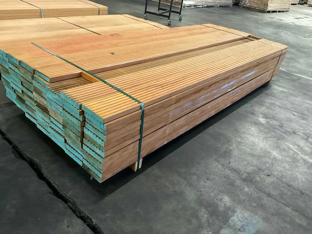 Bilinga vlonderdelen antislip 28x140 mm (83x) - afbeelding 3 van  6