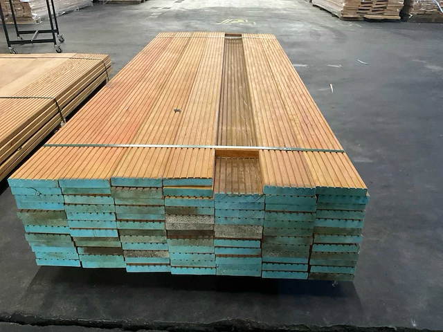 Bilinga vlonderdelen antislip 28x140 mm (83x) - afbeelding 4 van  6