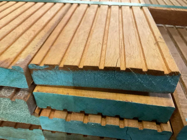 Bilinga vlonderdelen antislip 28x140 mm (83x) - afbeelding 6 van  6