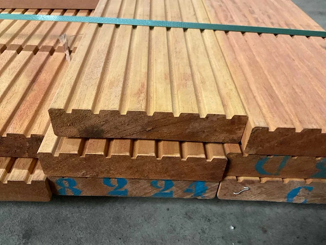 Bilinga vlonderplanken met antislip 28x140 mm (17x) - afbeelding 6 van  6