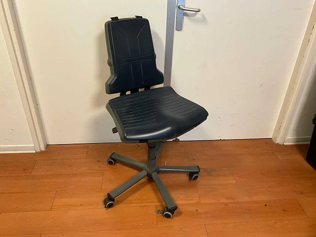 Bimos werkstoel zithoogte 44-58cm - afbeelding 1 van  3