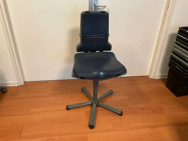 Bimos werkstoel zithoogte 44-58cm - afbeelding 1 van  4