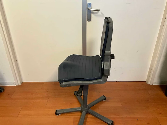 Bimos werkstoel zithoogte 44-58cm - afbeelding 2 van  4