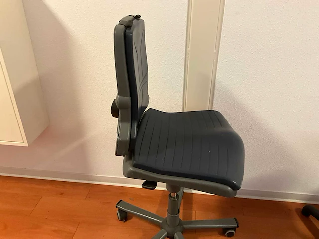 Bimos werkstoel zithoogte 44-62cm - afbeelding 3 van  4