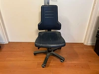 Bimos werkstoel zithoogte 44cm - afbeelding 1 van  3