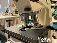 Binoculair doorvallend licht microscoop - afbeelding 4 van  9