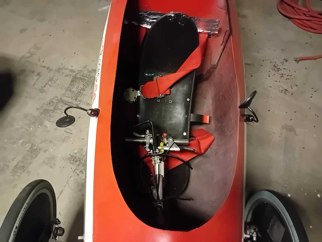 Bio diesel shell eco challenge voertuig - afbeelding 6 van  7