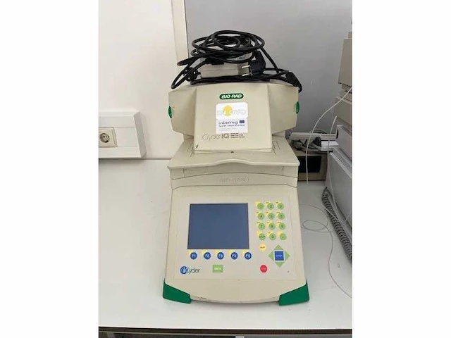 Bio-rad icycler - thermal cycler with myiq optical module - afbeelding 1 van  1