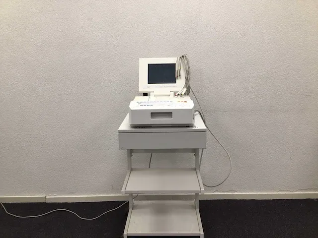 Bioset 8000 elektrocardiograph kar - afbeelding 1 van  7