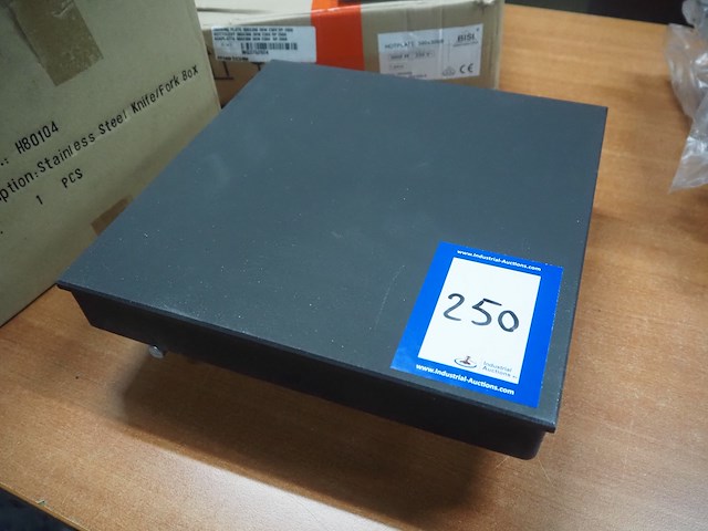 Bisi - afbeelding 1 van  4