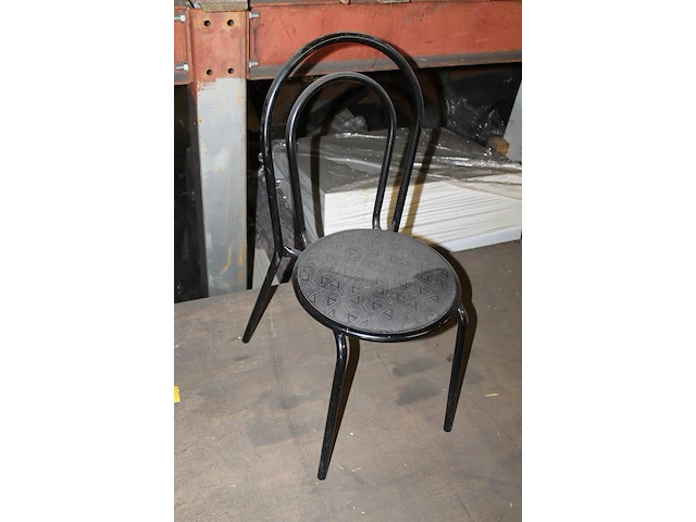Bistrostoeltjes vv donkere bekleding, ca 50 stuks op 3 pallets. - afbeelding 3 van  3