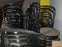 Bistrostoeltjes vv kunstrotan zitting ca 40 stuks op pallet. - afbeelding 1 van  3