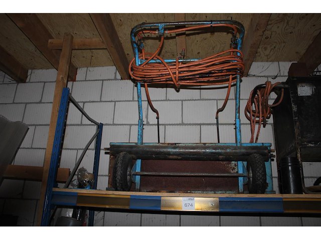 Bitumebrander op luchtbanden. - afbeelding 2 van  2