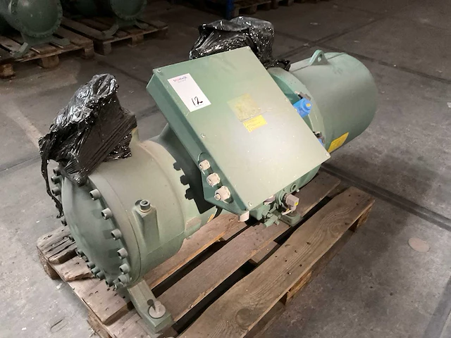 Bitzer maschinenbau csh 8561-125 y koelcompressor - afbeelding 2 van  4