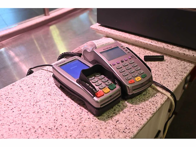 Bizerba ce-2- 800 touchscreen weegschaal kassasysteem met bonnenprinter - afbeelding 5 van  6