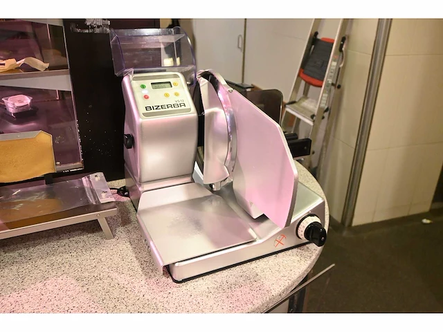 Bizerba vs 12 w snijmachine met weegschaal - afbeelding 1 van  7