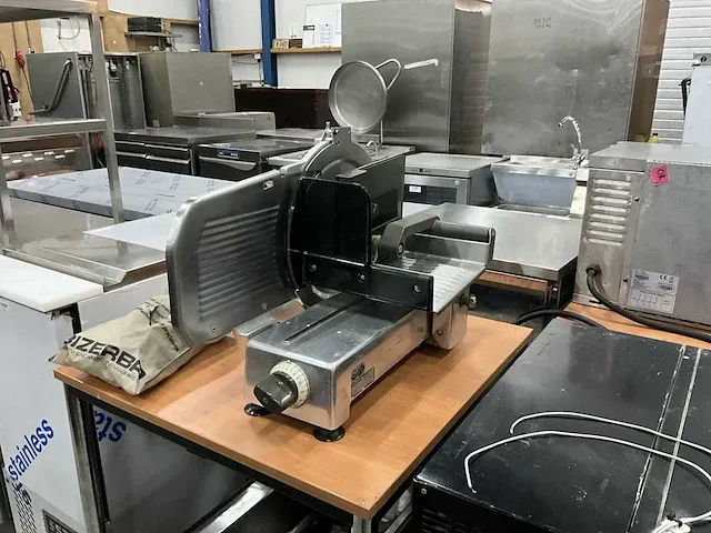 Bizerba vs 8 snijmachine - afbeelding 1 van  8