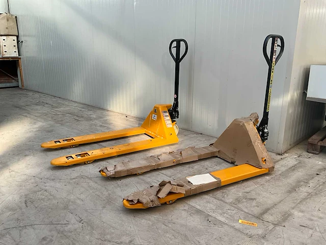 Bjs 2000kg hand hydraulische palletwagen (2x) - afbeelding 1 van  7