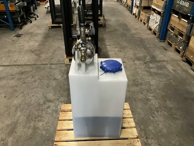 Bk1-100 ethyleenglycol 100ltr mengvat met wilo wj203 em pomp - afbeelding 4 van  5