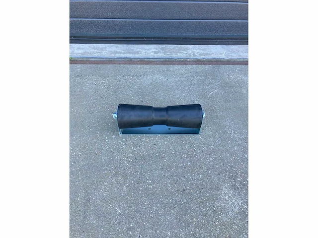 Bks - kielrol 300mm met houder - overige bootonderdeel - afbeelding 3 van  3