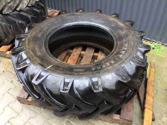 Bkt - 16.5/85 implement as504 - band - afbeelding 1 van  6